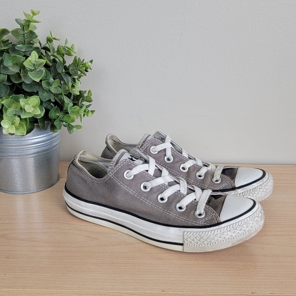 Converse Low Top Chuck Taylor All Star Gray Canvas Sneakers Shoes Unisex CTAS 6 - Picture 2 of 15